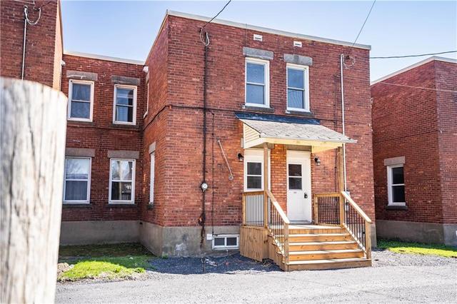135 First Street W, Townhouse with 3 bedrooms, 1 bathrooms and 2 parking in Cornwall ON | Image 29