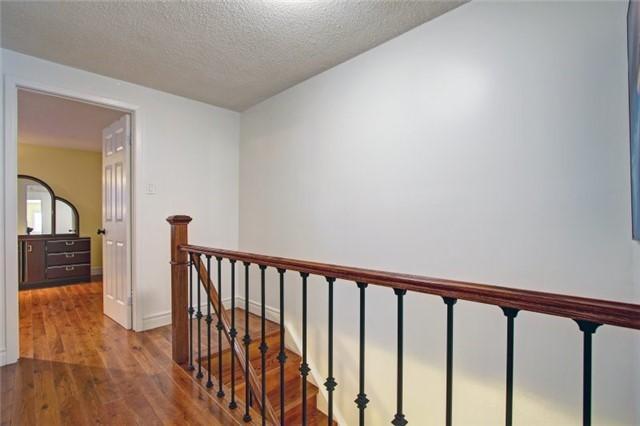9 - 42 Stonehill Crt, Townhouse with 3 bedrooms, 3 bathrooms and 2 parking in Toronto ON | Image 12