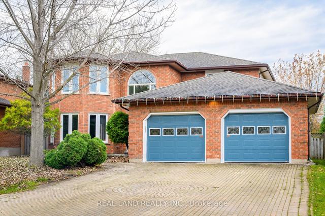 8042 Oakridge Dr, House detached with 4 bedrooms, 3 bathrooms and 6 parking in Niagara Falls ON | Image 1
