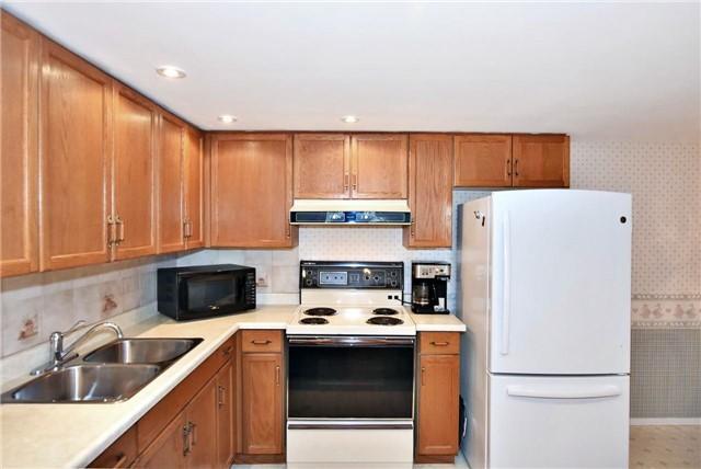 804 - 5 Weldrick Rd W, Condo with 3 bedrooms, 2 bathrooms and 3 parking in Richmond Hill ON | Image 9
