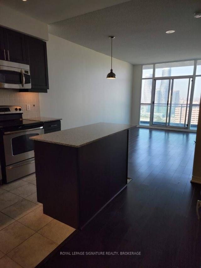 2305 - 223 Webb Dr, Condo with 1 bedrooms, 2 bathrooms and 1 parking in Mississauga ON | Image 12