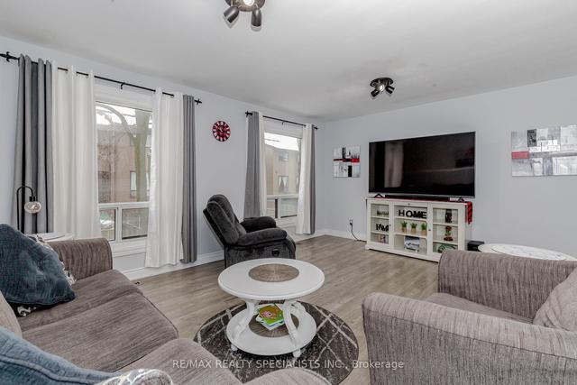36 Carleton Pl, Townhouse with 3 bedrooms, 2 bathrooms and 2 parking in Brampton ON | Image 11