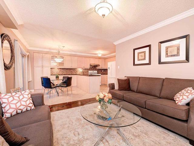 14 Oak Gardens Crt, House detached with 4 bedrooms, 4 bathrooms and 4 parking in Brampton ON | Image 5