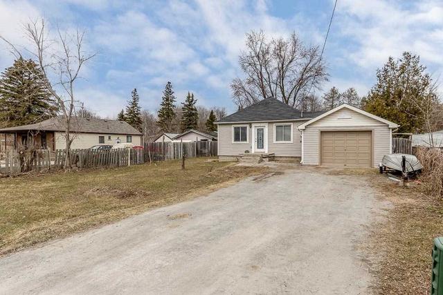 145 Toll Rd, House detached with 2 bedrooms, 1 bathrooms and 5 parking in East Gwillimbury ON | Image 1