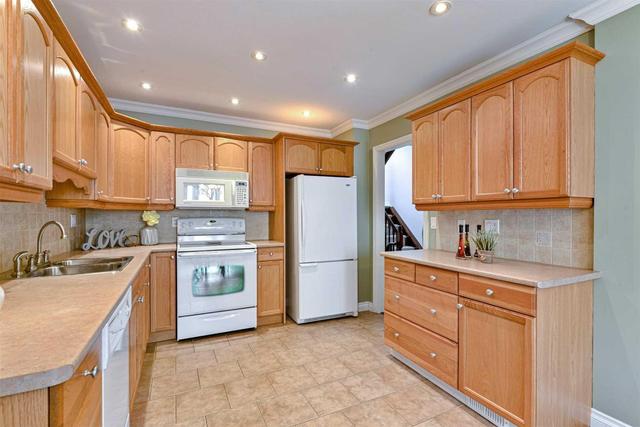 241 Wilson Dr, House detached with 3 bedrooms, 2 bathrooms and 2 parking in Milton ON | Image 4
