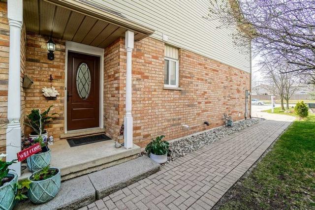 1261 Walker's Line, House attached with 4 bedrooms, 2 bathrooms and 5 parking in Burlington ON | Image 27