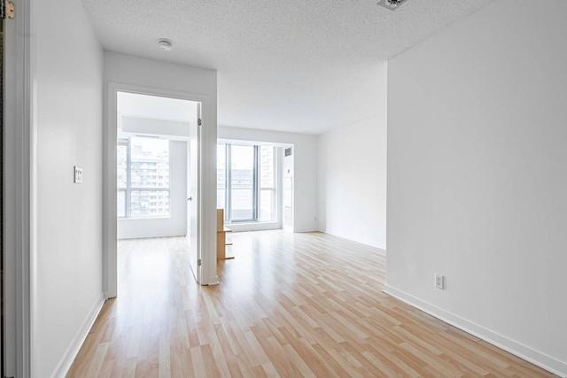 1102 - 76 Shuter St, Condo with 1 bedrooms, 1 bathrooms and 1 parking in Toronto ON | Image 5