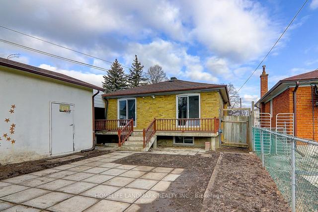 102 Wye Valley Rd, House detached with 3 bedrooms, 4 bathrooms and 5 parking in Toronto ON | Image 21