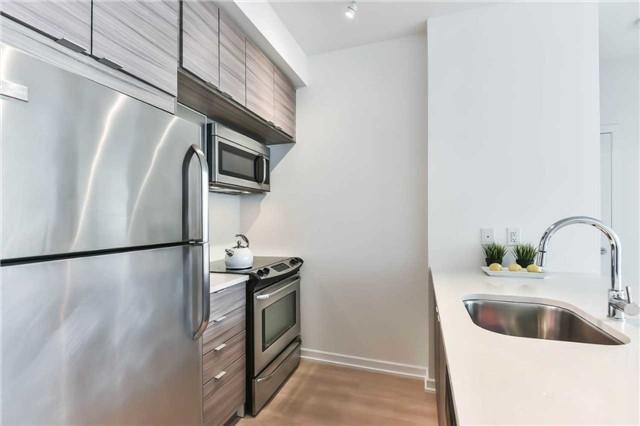 405 - 62 Forest Manor Rd, Condo with 2 bedrooms, 1 bathrooms and 1 parking in Toronto ON | Image 3