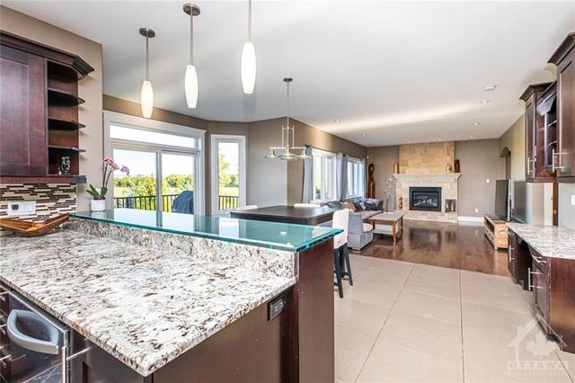 7348 Blue Water Crescent, House detached with 5 bedrooms, 4 bathrooms and 11 parking in Ottawa ON | Image 7