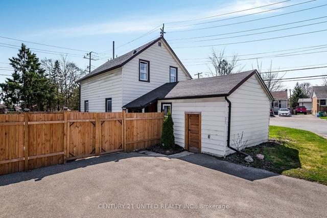 390 Parkhill Rd W, House detached with 3 bedrooms, 1 bathrooms and 3 parking in Peterborough ON | Image 30