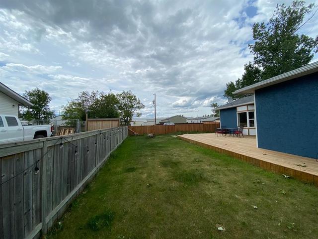 4520 50 Street, House detached with 3 bedrooms, 2 bathrooms and 3 parking in Rycroft AB | Image 39