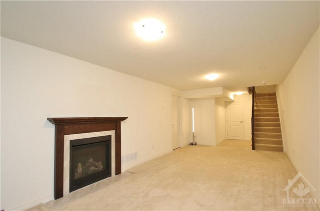 131 Overberg Way, Townhouse with 3 bedrooms, 3 bathrooms and 2 parking in Ottawa ON | Image 25