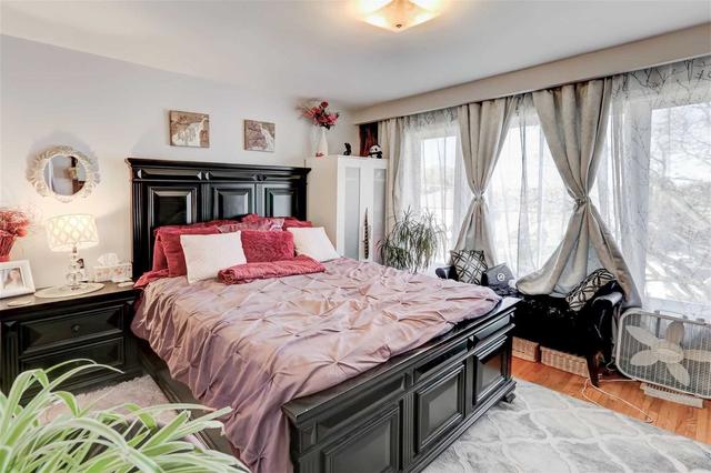 13 Burton Rd, House semidetached with 3 bedrooms, 3 bathrooms and 5 parking in Brampton ON | Image 4