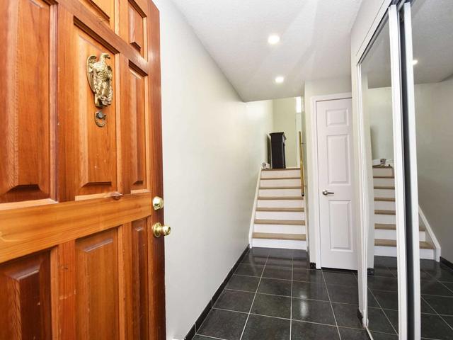 30 Darras Crt, Townhouse with 4 bedrooms, 2 bathrooms and 1 parking in Brampton ON | Image 36