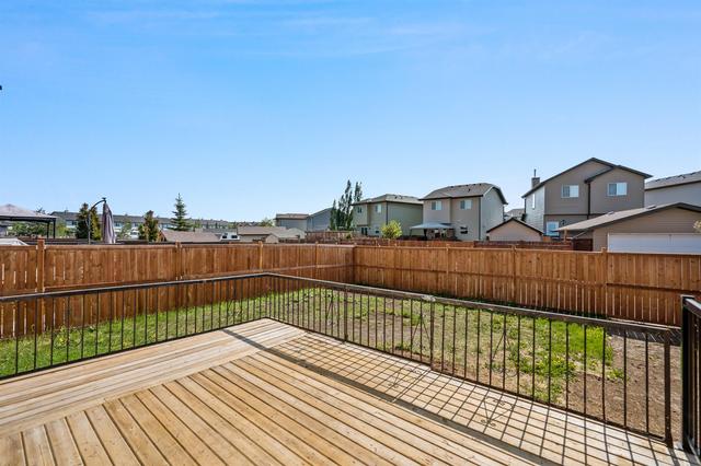 570 Luxstone Landing Sw, House detached with 3 bedrooms, 2 bathrooms and 4 parking in Airdrie AB | Image 24