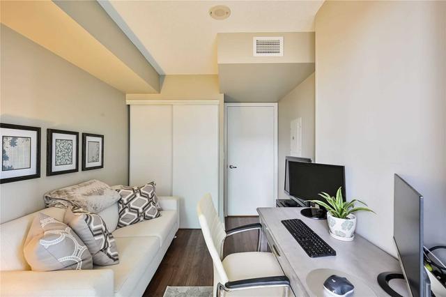 1813 - 155 Legion Rd N, Condo with 2 bedrooms, 2 bathrooms and 1 parking in Toronto ON | Image 11