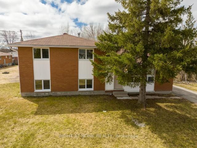 2141 Robin St, House detached with 3 bedrooms, 2 bathrooms and 6 parking in Greater Sudbury ON | Image 12