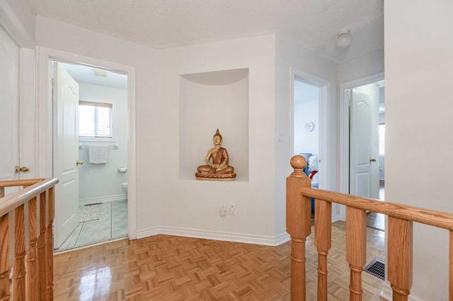 7114 Magistrate Terr, House semidetached with 3 bedrooms, 4 bathrooms and 4 parking in Mississauga ON | Image 14