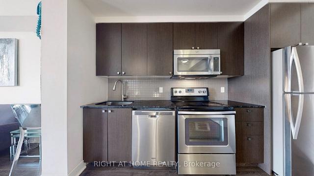 1401 - 88 Sheppard Ave E, Condo with 1 bedrooms, 1 bathrooms and 0 parking in Toronto ON | Image 2