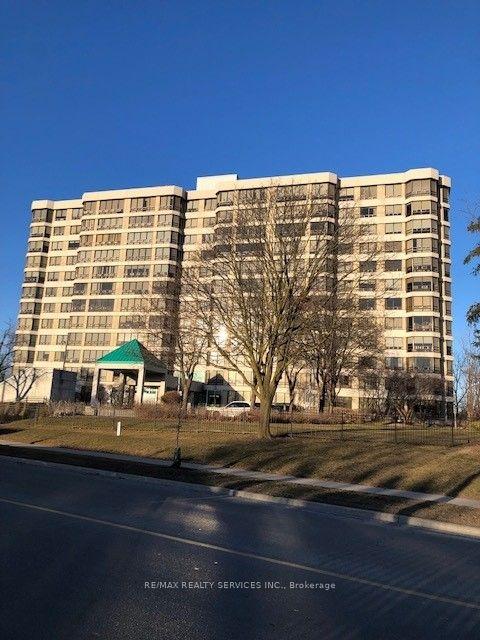 1003 - 330 Mill St S, Condo with 2 bedrooms, 2 bathrooms and 1 parking in Brampton ON | Image 1