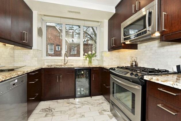 211A Mutual St, House attached with 3 bedrooms, 3 bathrooms and 1 parking in Toronto ON | Image 7