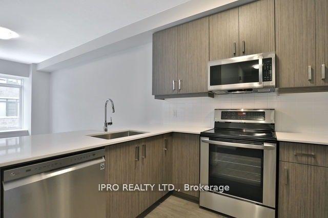 120 - 30 Times Square Blvd, House attached with 2 bedrooms, 2 bathrooms and 2 parking in Hamilton ON | Image 5