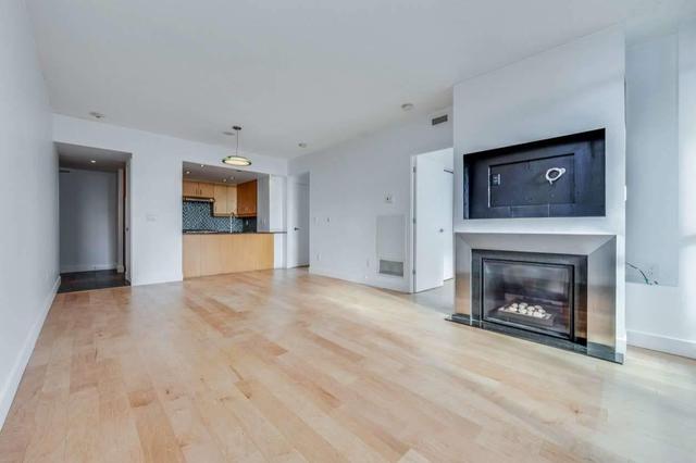 2206 - 285 Mutual St, Condo with 2 bedrooms, 1 bathrooms and 1 parking in Toronto ON | Image 3