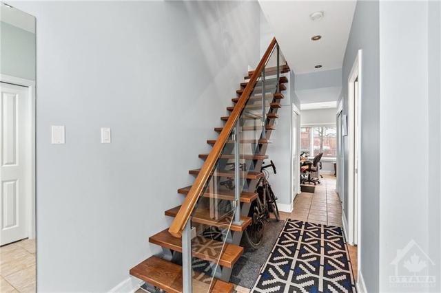 108 Little London Private, Townhouse with 2 bedrooms, 3 bathrooms and 1 parking in Ottawa ON | Image 4