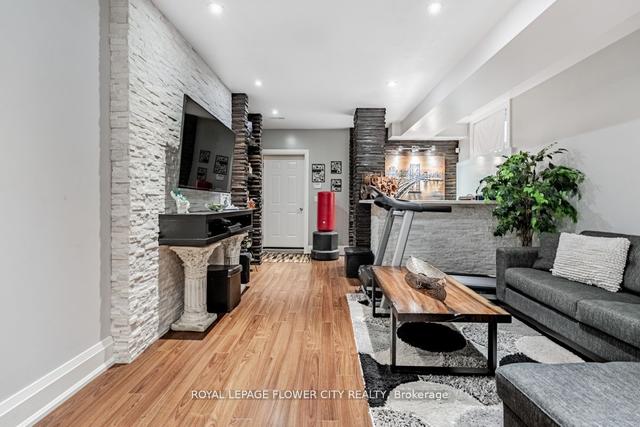 1878b Keele St, House semidetached with 3 bedrooms, 4 bathrooms and 4 parking in Toronto ON | Image 21