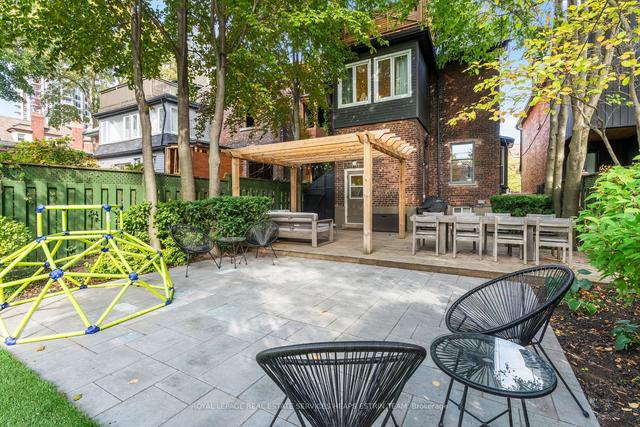 518 Markham St, House detached with 4 bedrooms, 4 bathrooms and 0 parking in Toronto ON | Image 33