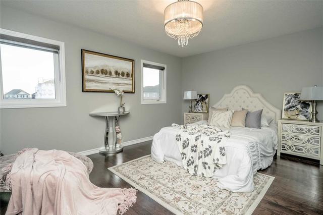 78 Moses Cres, House detached with 4 bedrooms, 3 bathrooms and 4 parking in Clarington ON | Image 11
