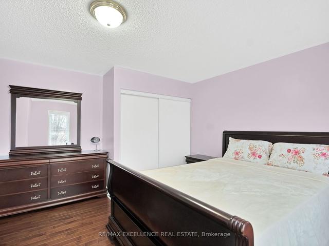 27 Dwyer Dr, House detached with 4 bedrooms, 4 bathrooms and 4 parking in Brampton ON | Image 16