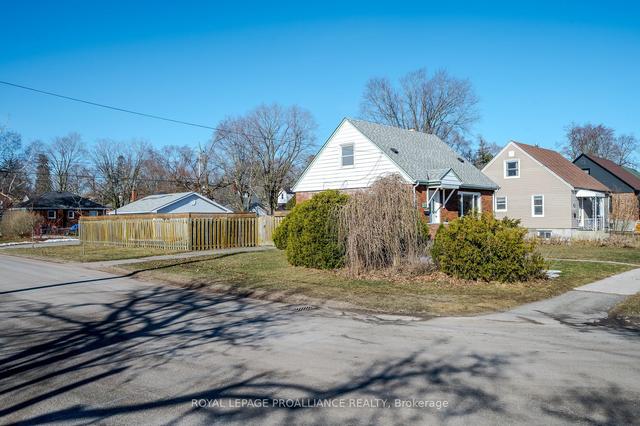737 Snelgrove Rd, House detached with 2 bedrooms, 1 bathrooms and 7 parking in Peterborough ON | Image 35