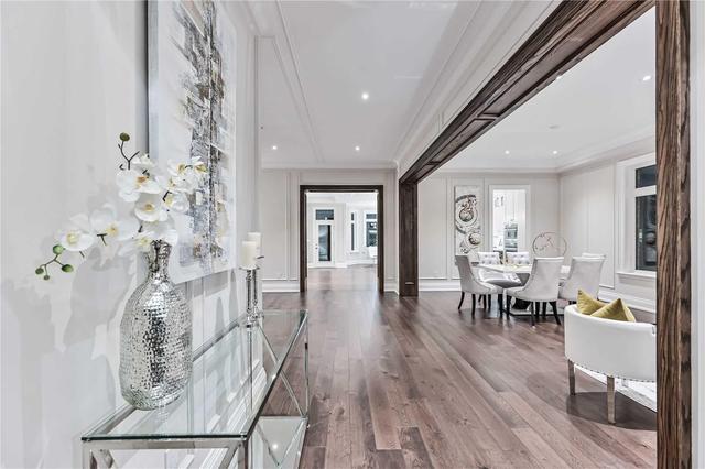 106 Frontenac Ave, House detached with 4 bedrooms, 6 bathrooms and 6 parking in Toronto ON | Image 2