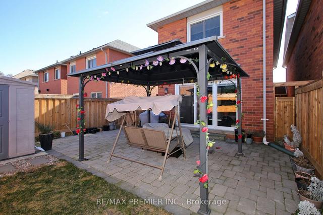 175 White Pine Cres, House detached with 3 bedrooms, 4 bathrooms and 3 parking in Pickering ON | Image 20