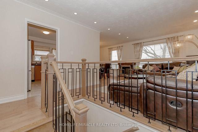 12 Delsing Dr, House detached with 4 bedrooms, 4 bathrooms and 5 parking in Toronto ON | Image 37
