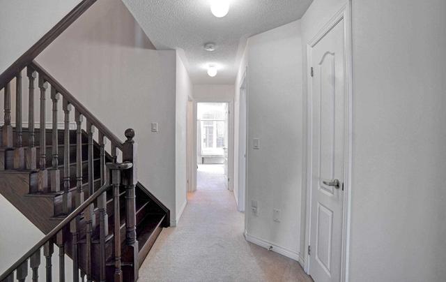 124 Living Cres, House attached with 3 bedrooms, 4 bathrooms and 2 parking in Markham ON | Image 17