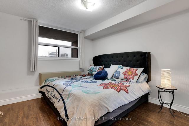 307 - 80 Athol St S, Condo with 1 bedrooms, 1 bathrooms and 1 parking in Oshawa ON | Image 2