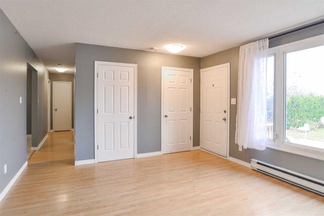 2 Christine Pl, House detached with 3 bedrooms, 1 bathrooms and 2 parking in Orillia ON | Image 3