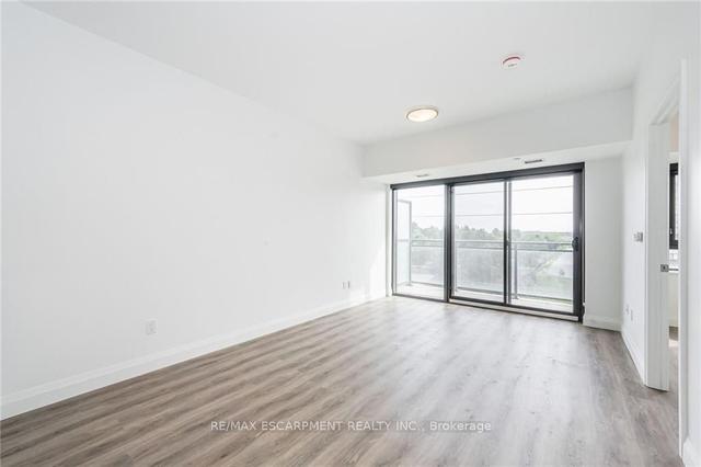 307 - 332 Gosling Gdns N, Condo with 1 bedrooms, 1 bathrooms and 1 parking in Guelph ON | Image 2