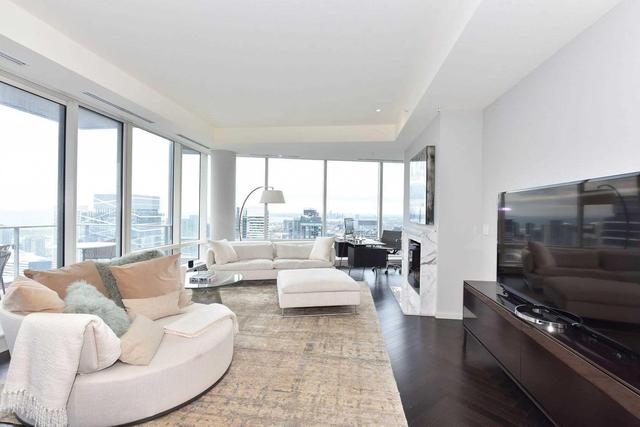 5001 - 180 University Ave, Condo with 2 bedrooms, 3 bathrooms and 2 parking in Toronto ON | Image 6