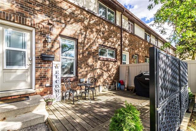 4 - 86 Burns Drive, House attached with 2 bedrooms, 2 bathrooms and 1 parking in Guelph ON | Image 1