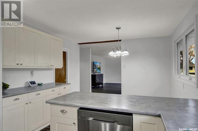 3 Walden Crescent, House detached with 5 bedrooms, 2 bathrooms and null parking in Regina SK | Image 7