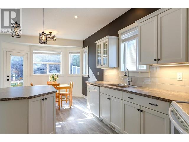991 Mt Begbie Drive, House detached with 5 bedrooms, 3 bathrooms and 5 parking in Vernon BC | Image 15