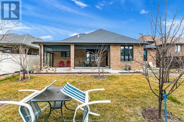 1487 Monticello Street, House detached with 5 bedrooms, 3 bathrooms and null parking in Windsor ON | Image 38