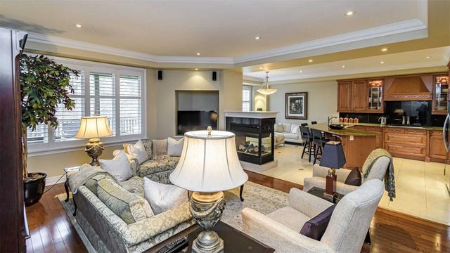 17 - 2400 Neyagawa Blvd, Townhouse with 3 bedrooms, 4 bathrooms and 4 parking in Oakville ON | Image 2