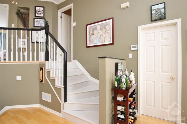 9 Macassa Circle, Townhouse with 3 bedrooms, 3 bathrooms and 3 parking in Ottawa ON | Image 19