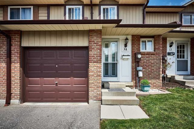 11 Parker Cres, Townhouse with 3 bedrooms, 2 bathrooms and 2 parking in Ajax ON | Image 23