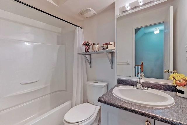 th15 - 593 Kennedy Rd, Townhouse with 3 bedrooms, 2 bathrooms and 1 parking in Toronto ON | Image 11